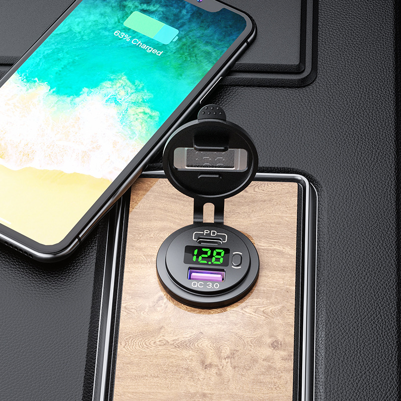 Smart Car Universal 12V Modified Pd Car Charger with Voltage Meter Display Button Qc3.0 Car USB Charger
