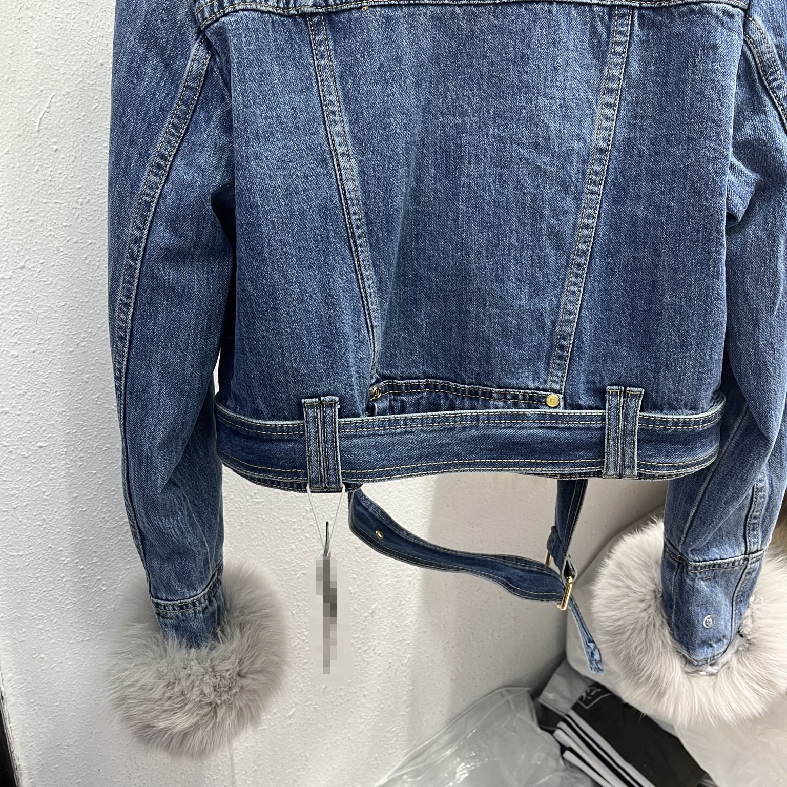 Women's Short Denim Jacket With Fox Fur Collar & Lining, Stylish Cropped Coat For Petite, Streetwear Fashion Outerwear_mkmklike.com