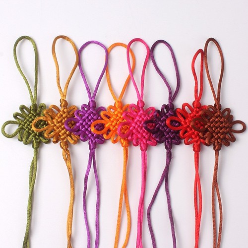 Handmade small Chinese knot pendant 6 plates Chinese knot tassel pendant gift factory direct sales Chinese knot pendant