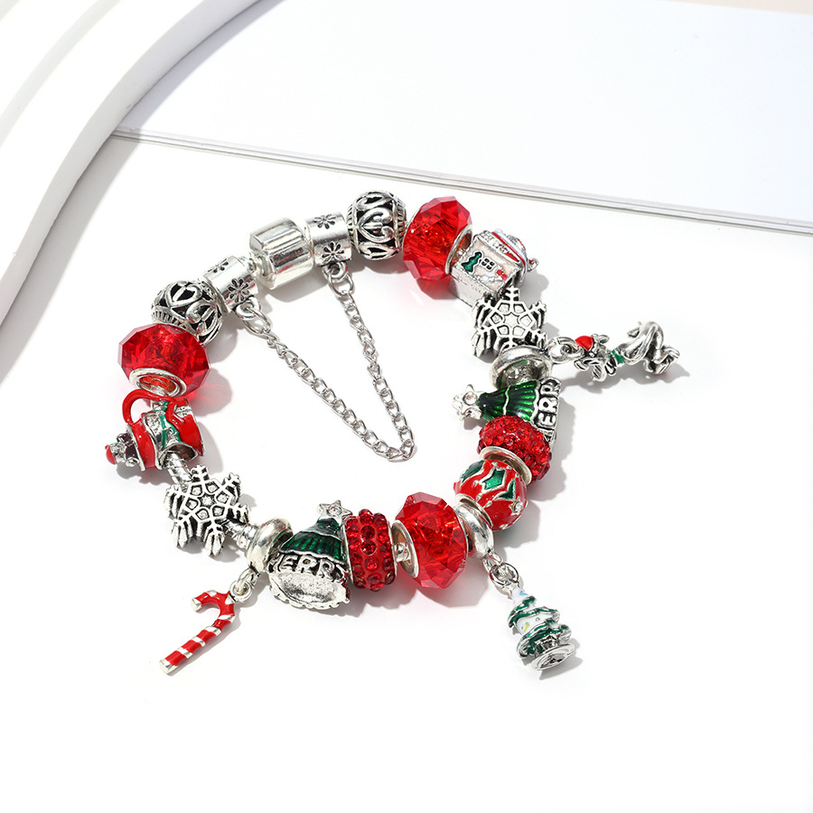 Christmas Beaded Bracelet With Green Christmas Tree And Bell Charms_voghion.com