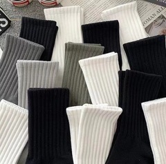 Men's Autumn Anti-Odor Long-Sleeve Thick Crew Socks Black and White Solid Color Absorbent Breathable Sports Socks