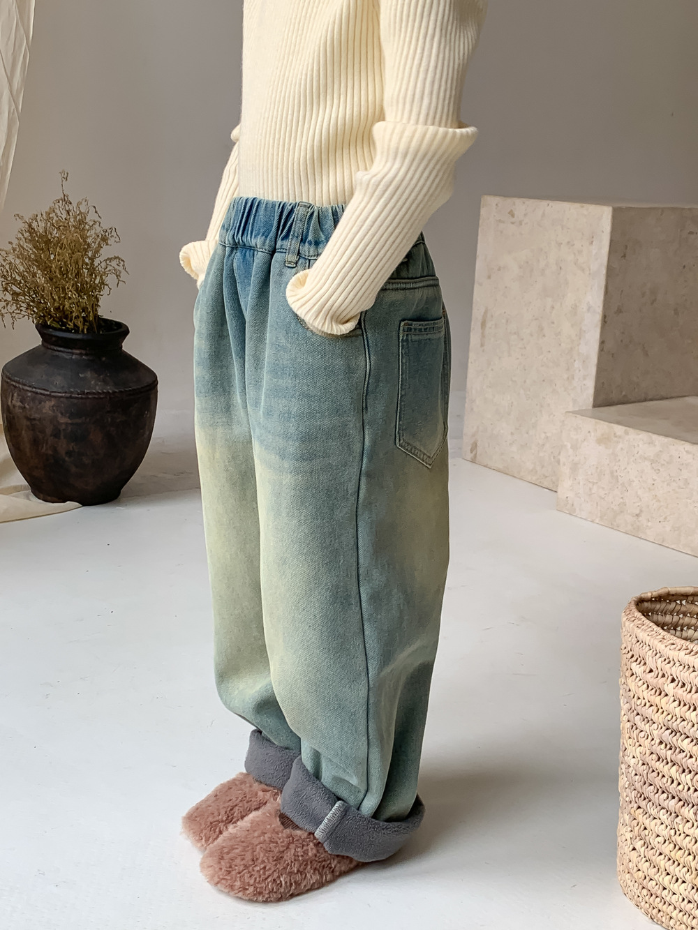 Børne 2023 vinter kvinders baby koreansk vask hvid denim bukser med lige ben børns afslappet alt-i-én plys_voghion.com