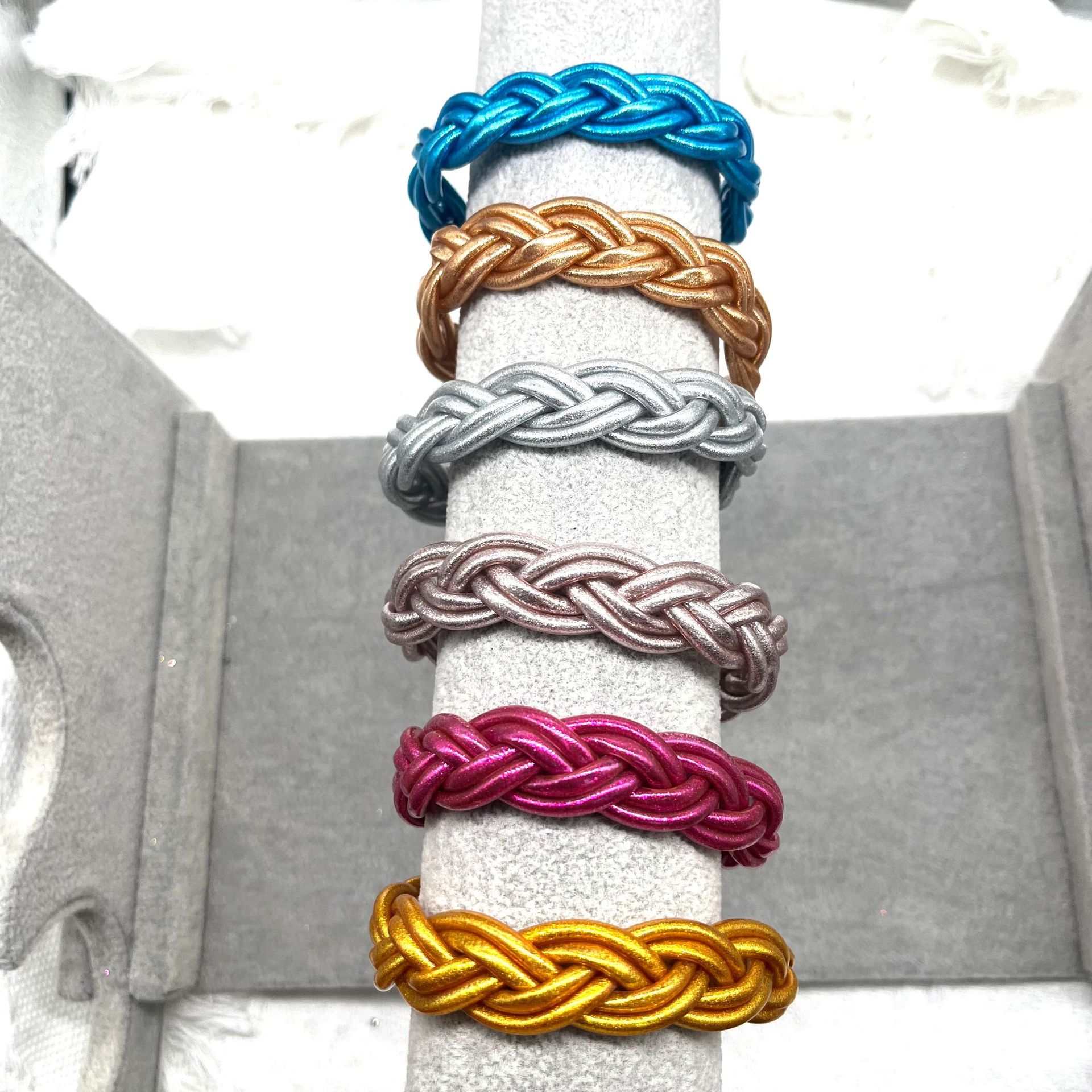 Simple Style Solid Color Silica Gel Braid Unisex Wristband display picture 2