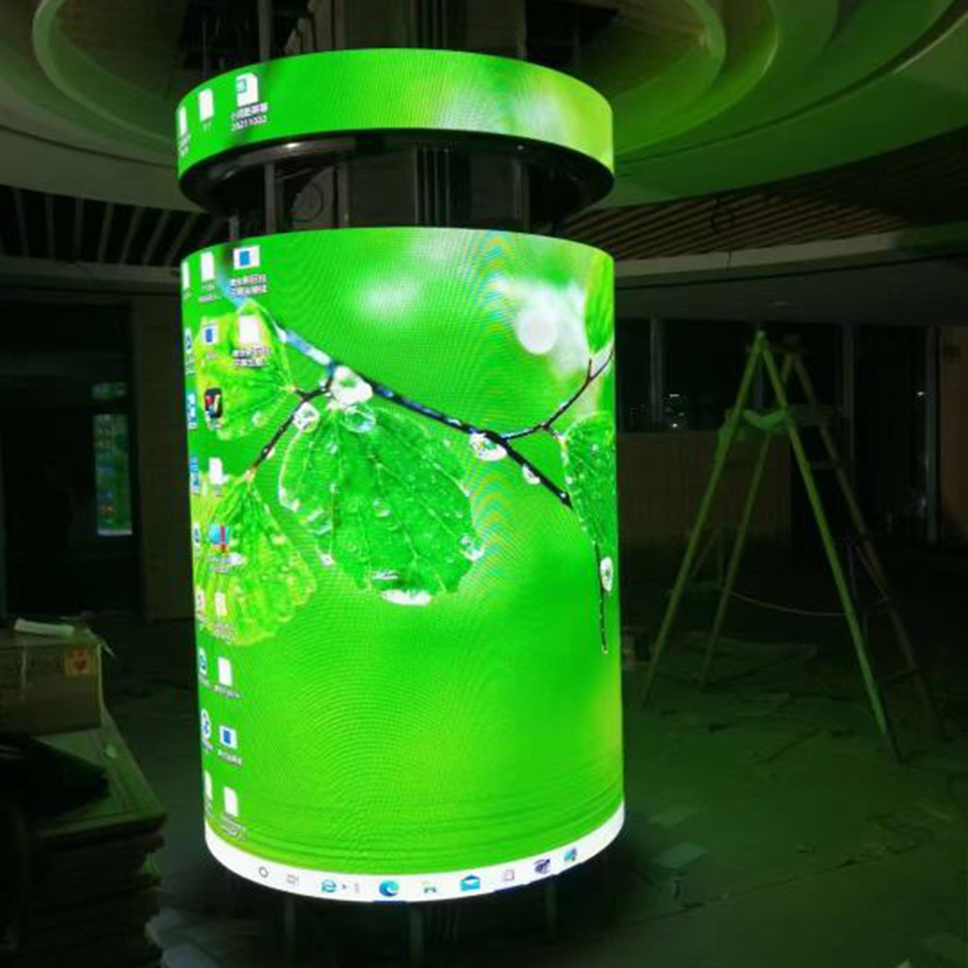 Pantalla LED flexible a todo color para interiores, pantalla LED circular curva de forma irregular, pantalla suave de alta definición para publicidad en centros comerciales, pantalla grande. image 5