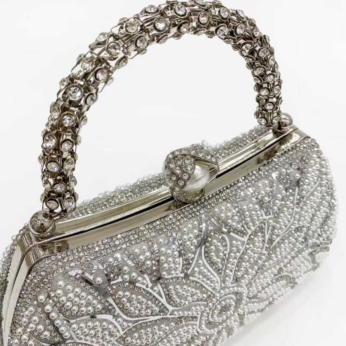 Trendige Pailletten-Handtasche mit Perlenbesatz (2026), vielseitige Abend-Clutch zum Umhängen
_voghion.com