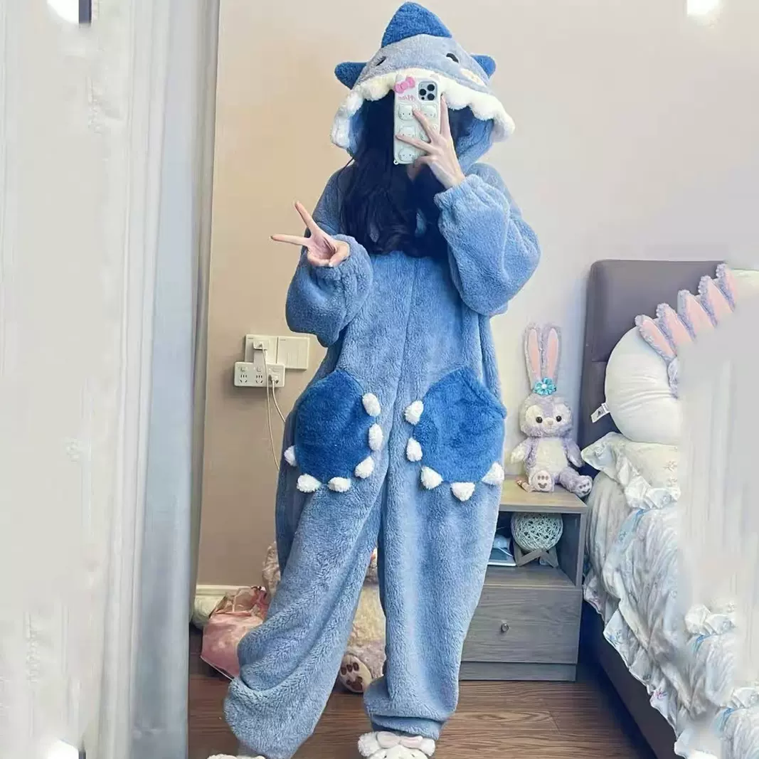 秋冬季可爱连体睡衣女甜美鲨鱼睡袍连帽珊瑚绒加厚加绒卡通家居服