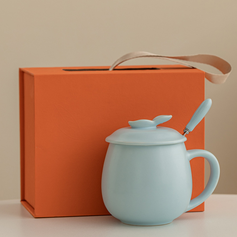 Taza de oficina de cerámica macarón blanco puro mate mate taza de agua taza de esmalte de color con cubierta cuchara logotipo grabado