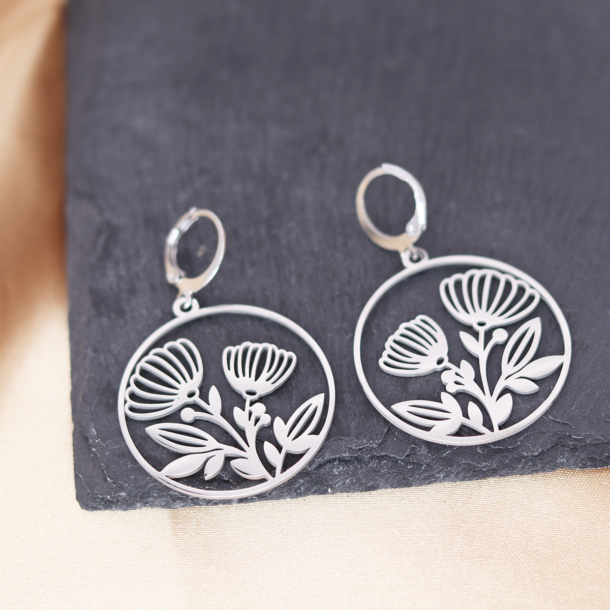 Retro fashionable summer elegant geometric earrings