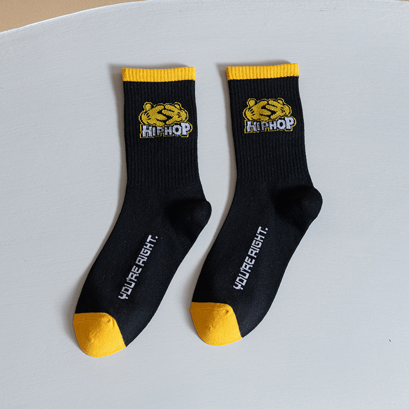 Calcetines de marea deportiva digital de algodón peinado Calcetines de algodón de color sólido calcetines de los hombres de otoño e invierno alta elástica calcetines marea al por mayor