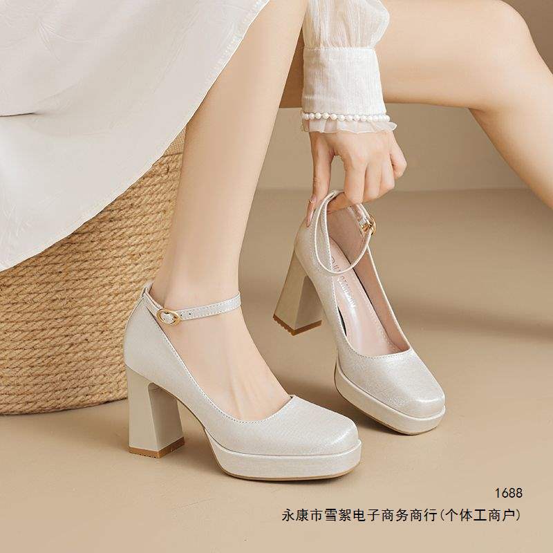White waterproof platform high-heeled shoes for women, chunky heel, petite Mary Jane satin square toe bridal shoes, wedding shoes, bridal flats White waterproof platform high-heeled shoes for women, chunky heel, petite Mary Jane satin square toe bridal shoes, wedding shoes, bridal flats