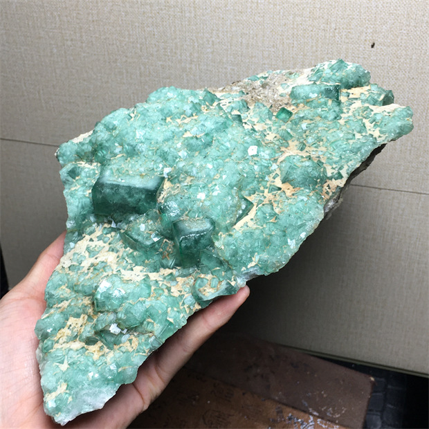 Madagascar Natural Sunlight Green Fluorite Raw Stone Specimen Color Change Green Mineral Crystal 39 sup