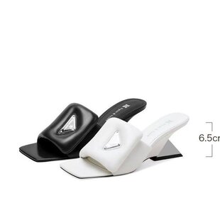 �ļ�2025ƽ�״����¿�r������һ�����e�⴩ħ�g����߸���Ь��Ь