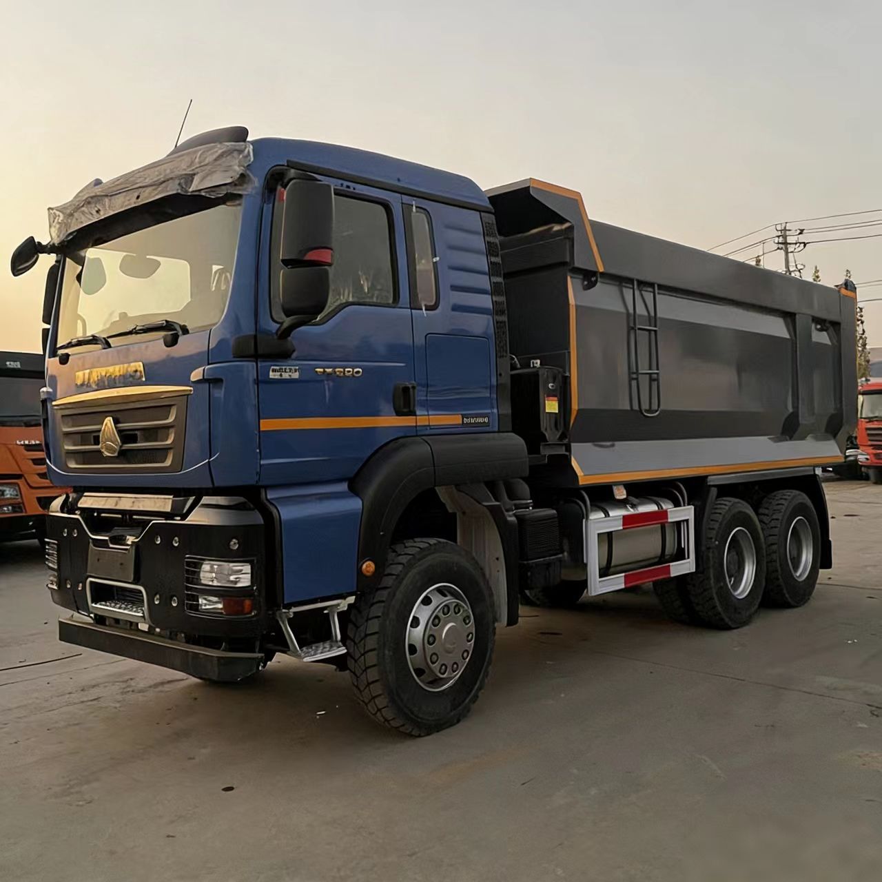 Foreign Trade Sinotruk 371-Horsepower Front-Four-Rear-Eight Dump Truck, Premium Quality Rear-Eight Self-Unloading Transport Truck
