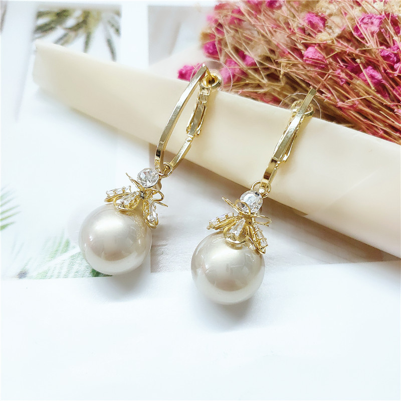 Fashion Long Pendant Earrings display picture 3
