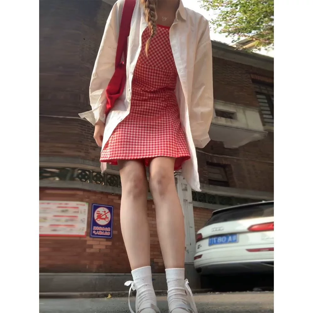 Красное клетчатое платье на подтяжках для женщин, лето 2025, новинка ранней осени, корейский стиль, рубашка, многослойный комплект из двух предметов