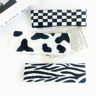 Brand Authorized Factory Fashionable and Personalized Black and White Jacquard Headband Sports Outing Elastic Knitted Wool Headband