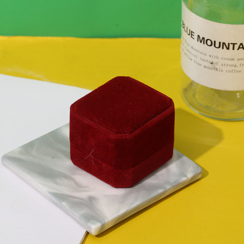 厂家直销新款高档绒布珠宝首饰盒复古戒指礼品包装盒详情7