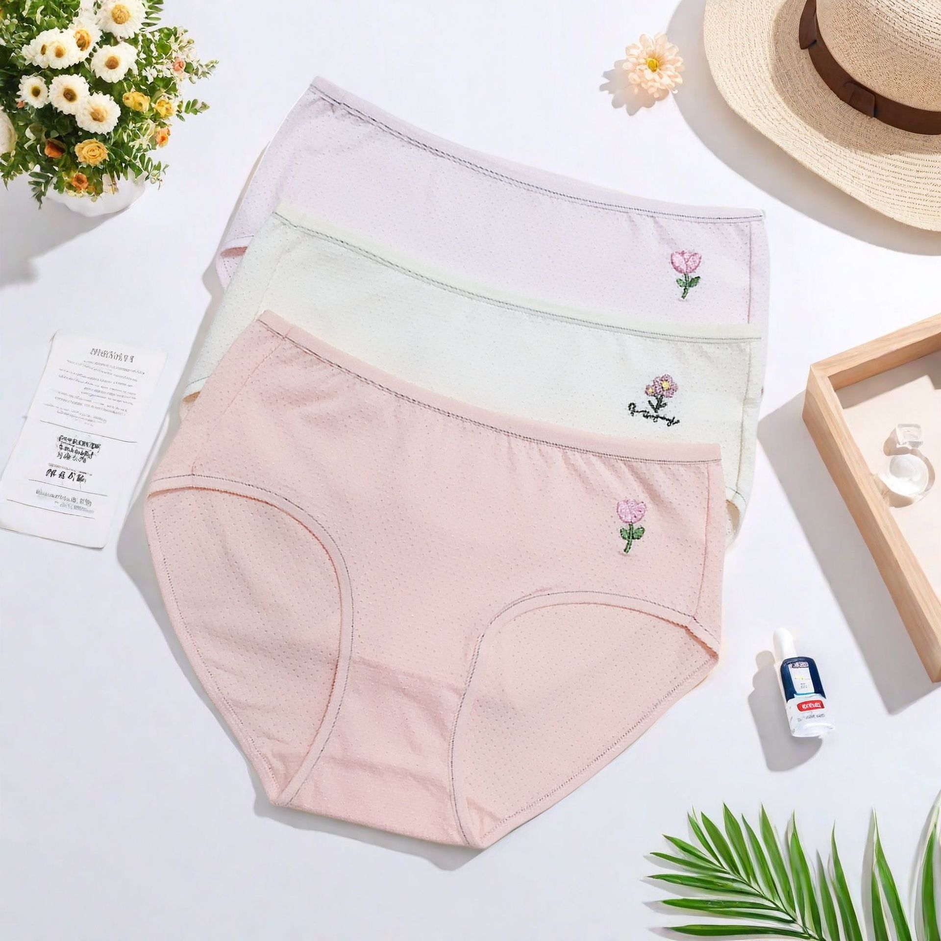 Linda caricatura, leche japonesa, linda chica, ropa interior, algodón, transpirable, cintura media, cadera, calzoncillos para estudiantes al por mayor