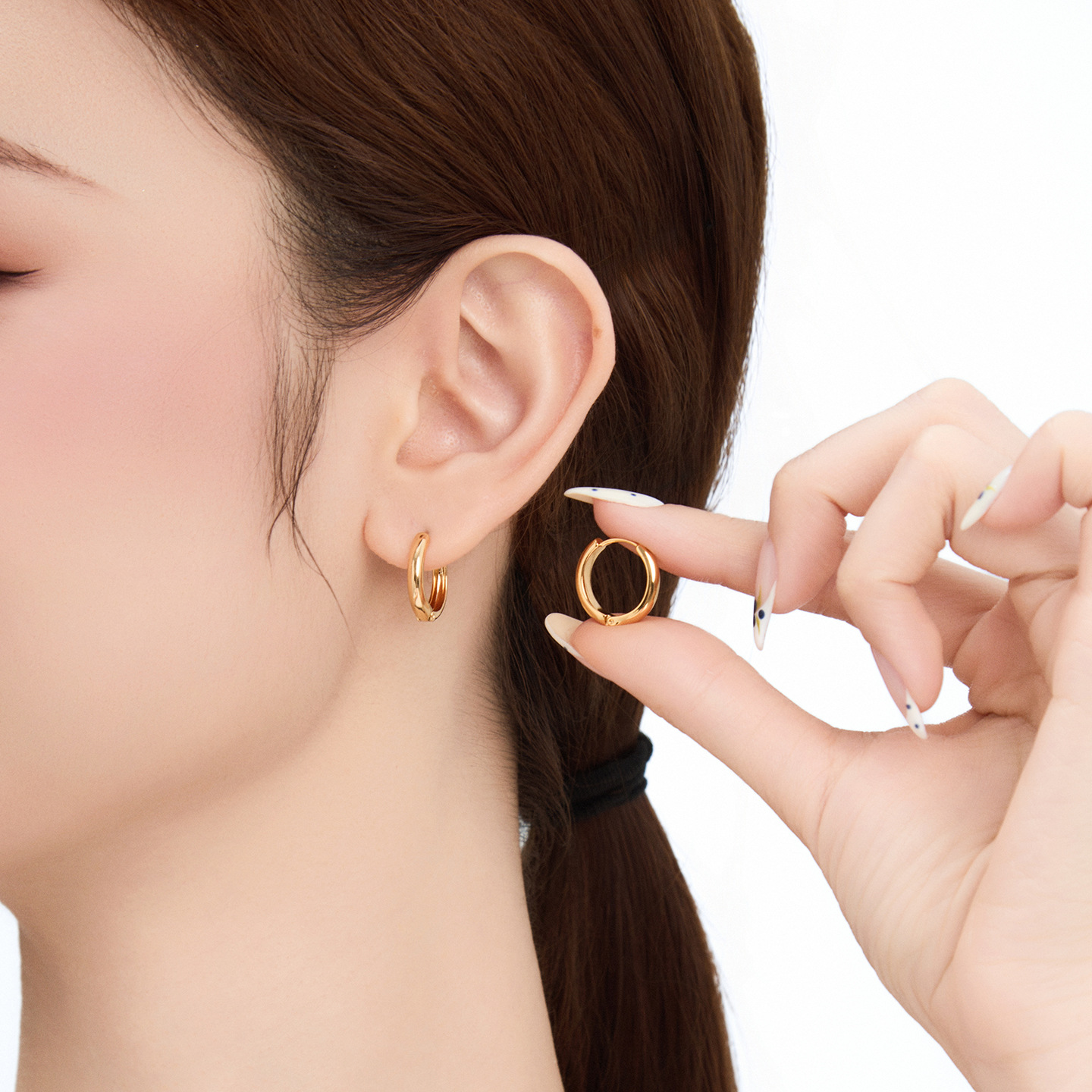 Xuping europa y americana transfronterizos simple geometría brillante aleación de cobre chapado 24k color ligero lujo temperamento auriculares al por mayor mujeres