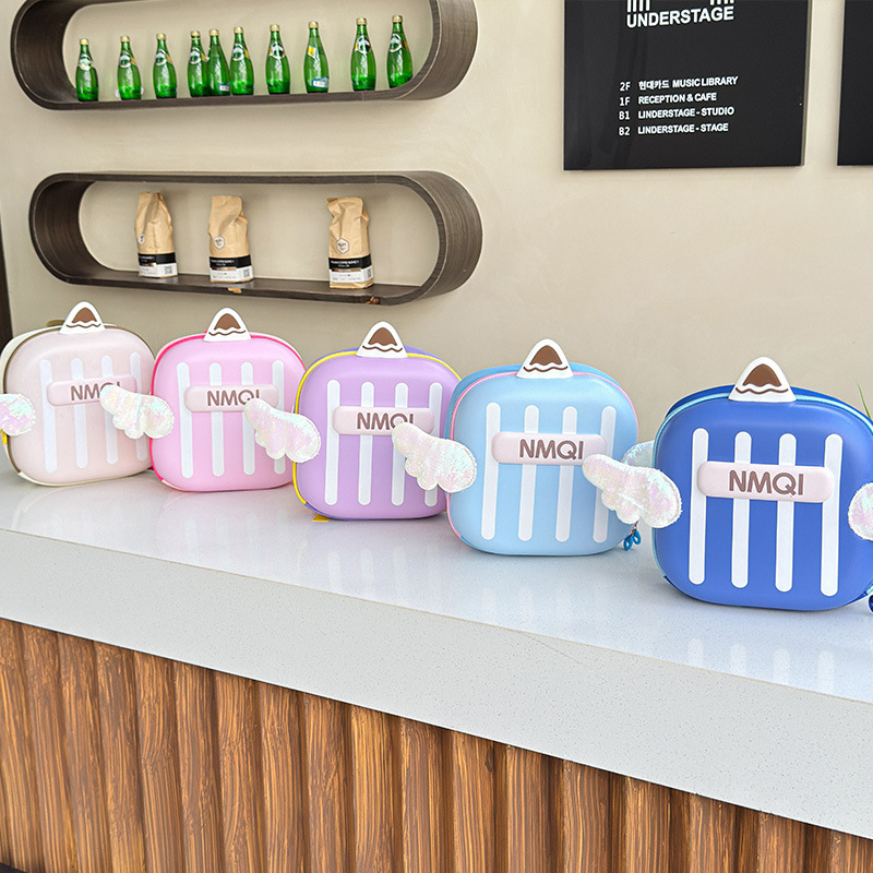 Jardín de infantes bebé mochila de alas lindas, mochila de cáscara de huevo ligera, mochila de letras extranjeras para niños