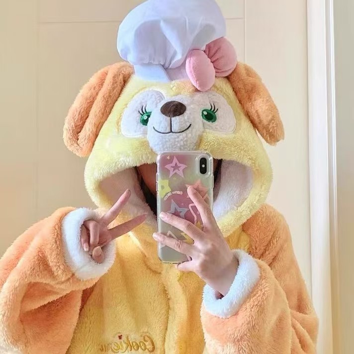 Internet celebridad nuevo Otoño e Invierno coral polar pareja Pacha fresa oso camisón traje largo engrosada entrega de apoyo