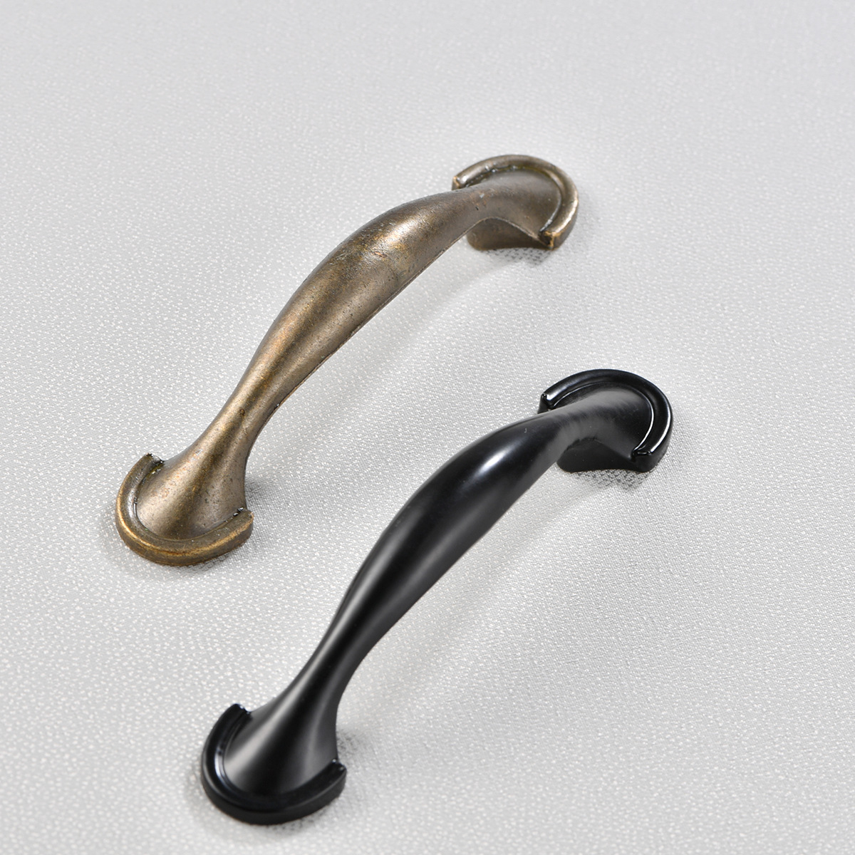 Modern minimalist cabinet drawer American black wardrobe handle European cabinet single hole zinc alloy hole distance 76mm