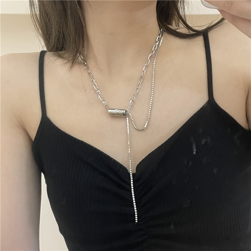 Fashion Necklace Alloy Sweater Chain Simple Clavicle Chain display picture 3