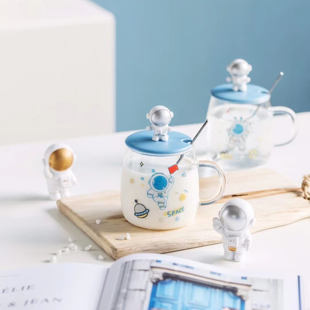 Personalidad creativa astronauta vidrio con tapa cuchara 3D tridimensional muñeca taza de café de la Oficina taza de regalo
