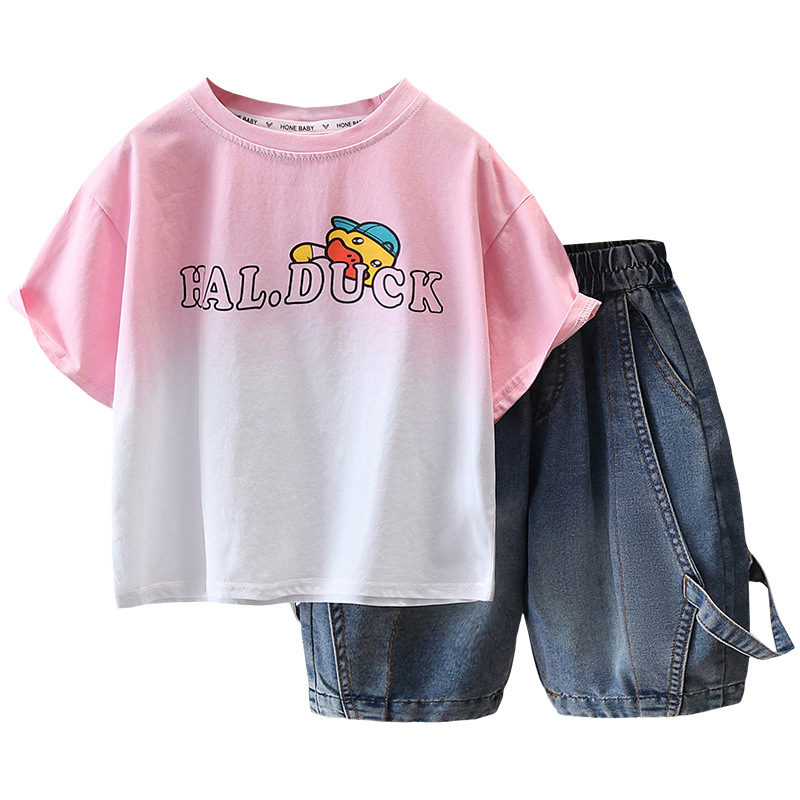 7313 Little Yellow Duck Clouds Traje de verano para niños 2025 Nueva ropa de verano para niños Estilo fino de manga corta guapo y de moda