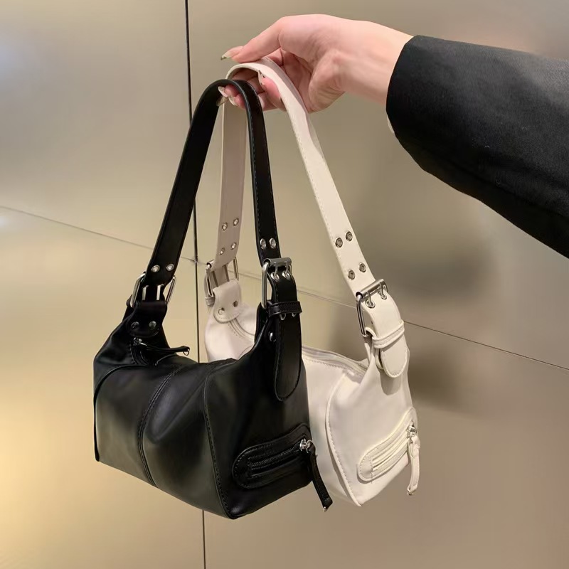 Retro Motorcycle Shoulder Bag For Women Large Capacity Leather Handbag_voghion.com