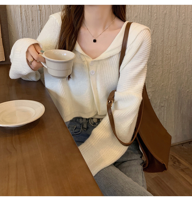 【中国直邮】茵如澜 新款秋冬chic上衣温柔甜辣毛衣针织衫 卡其色