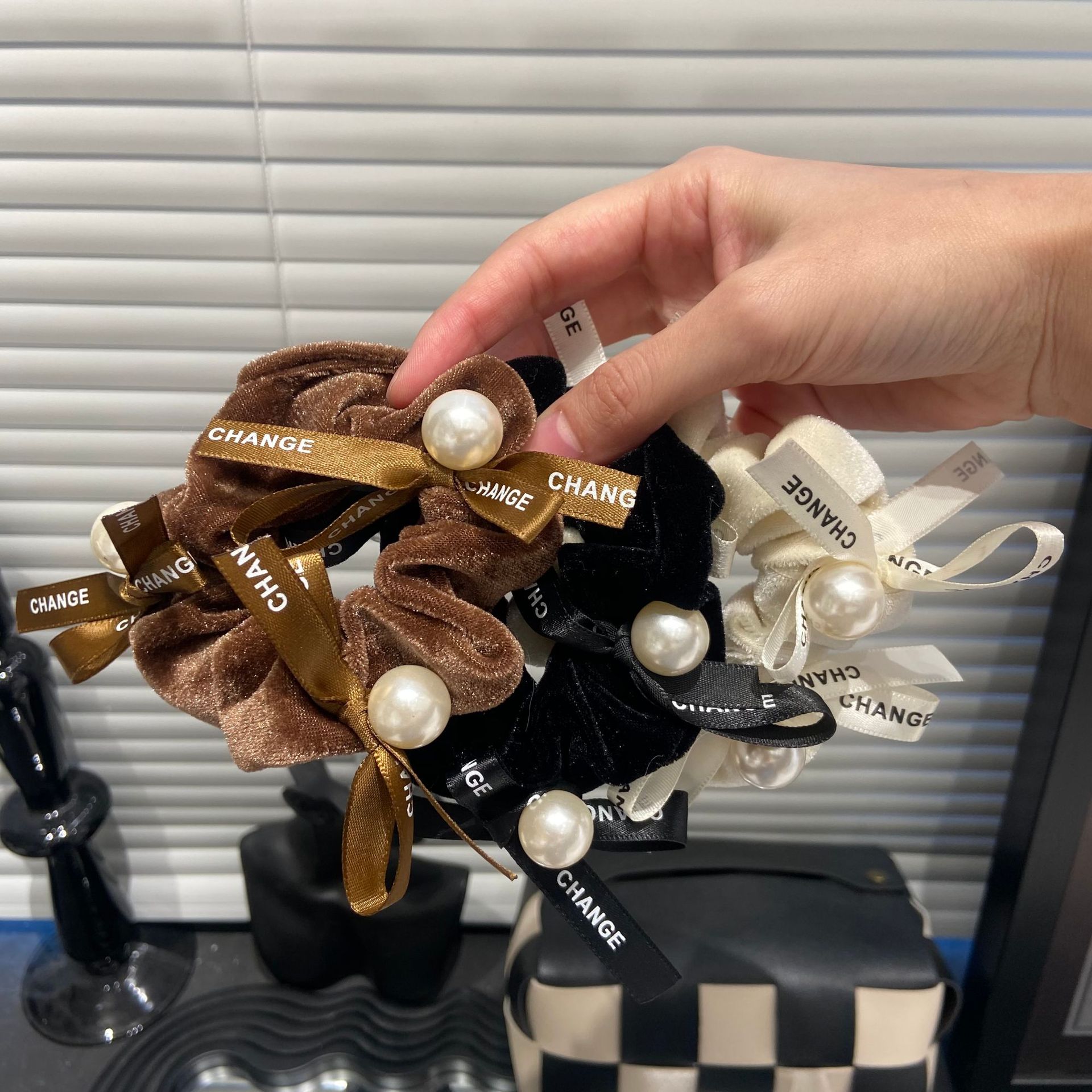 Autumn and Winter Style Small Intestine Hair Tie, Small Chanel-Style Bow Jewelry Hair Tie, Elegant Hair Accessory, Graceful Hair Tie for Girls