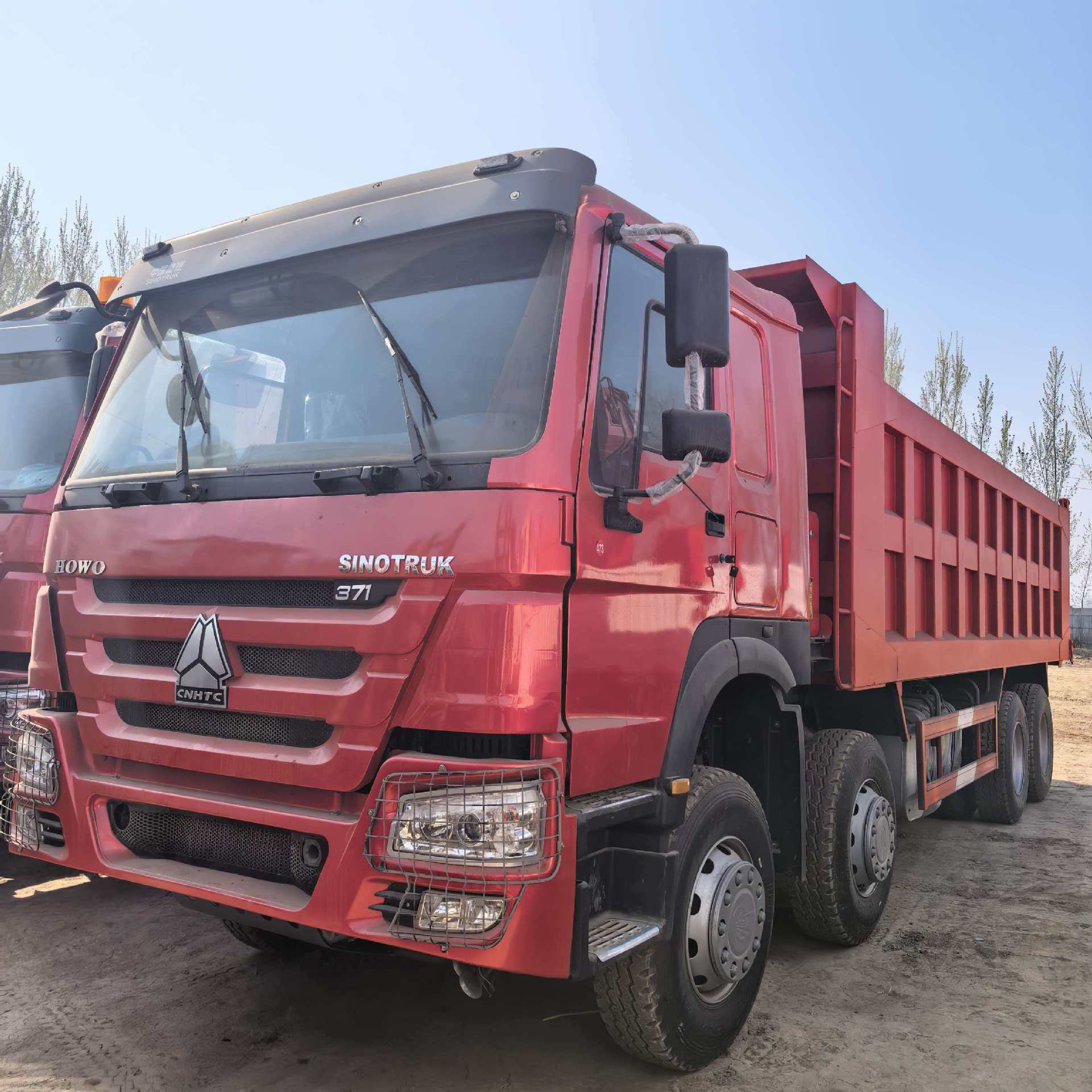 Cross-Border Export of Sinotruk Howo 8X4 Dump Trucks with Weichai Engine, African Howo 8X4 Dump Trucks