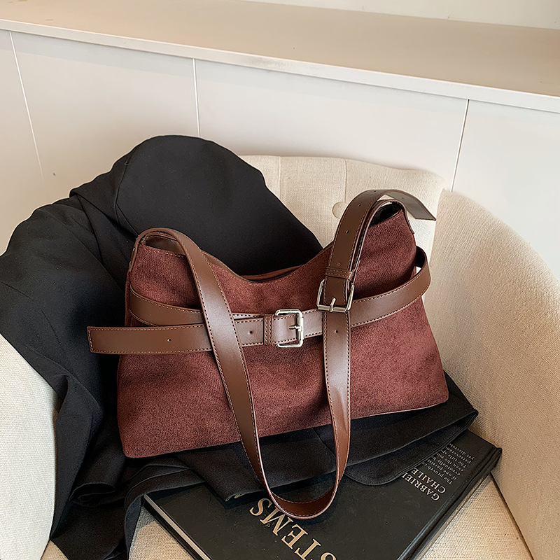 Shoulder bag, capacious retro universal one-shoulder bag
