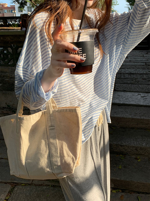 ストライプのアイスtシャツの女性のゆったりとした日焼け止めブラウスの薄いニットの夏の長袖のデザイン感があります。|undefined