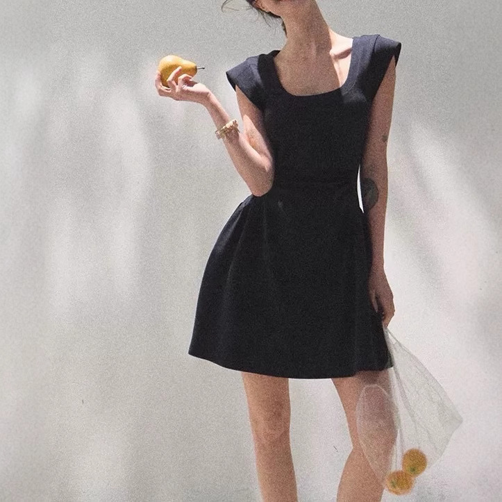 Oakmo * Island's Summer Lyocell U-Neck Skin-Friendly Daily Right Angle Shoulder Tight Waist dress Oakmo * Island's Summer Lyocell U-Neck Skin-Friendly Daily Right Angle Shoulder Tight Waist dress