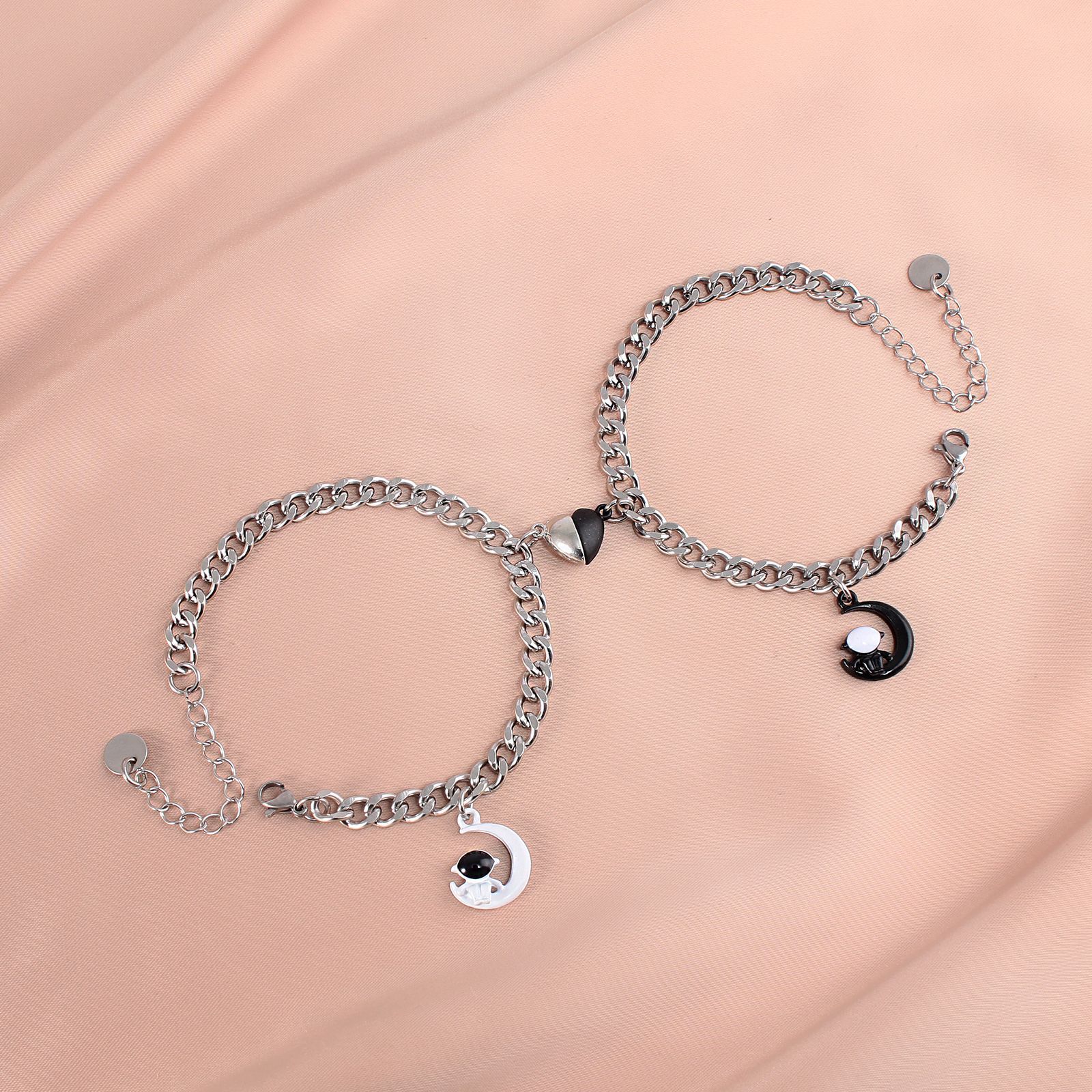 New stainless steel heart-shaped magnet astronaut spaceman couple bracelet