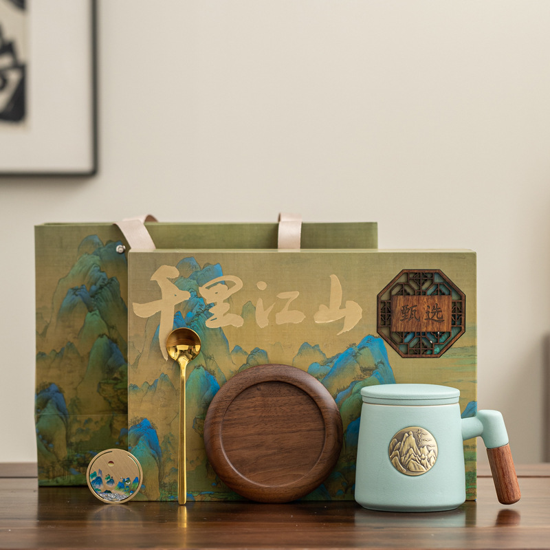 Taza de cerámica en relieve medalla de bronce con tapa caja de regalo taza de café taza de agua empresa regalo de mano tallado logotipo