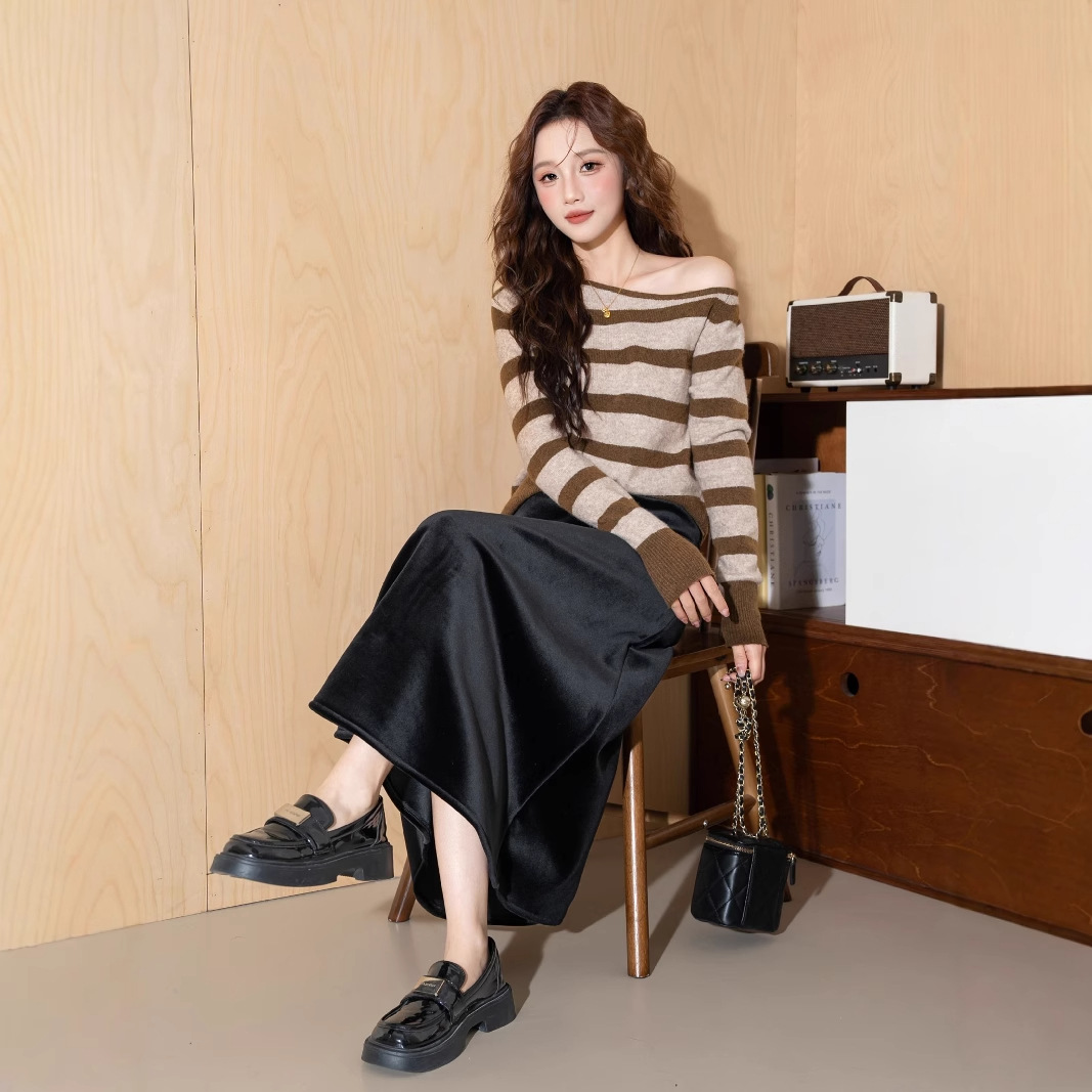 GraceChic 2024 Nuovo abito nero lucido e fluente in stile Hepburn, autunno inverno, gonna midi in pile lungo in velluto a sirena per donna_voghion.com