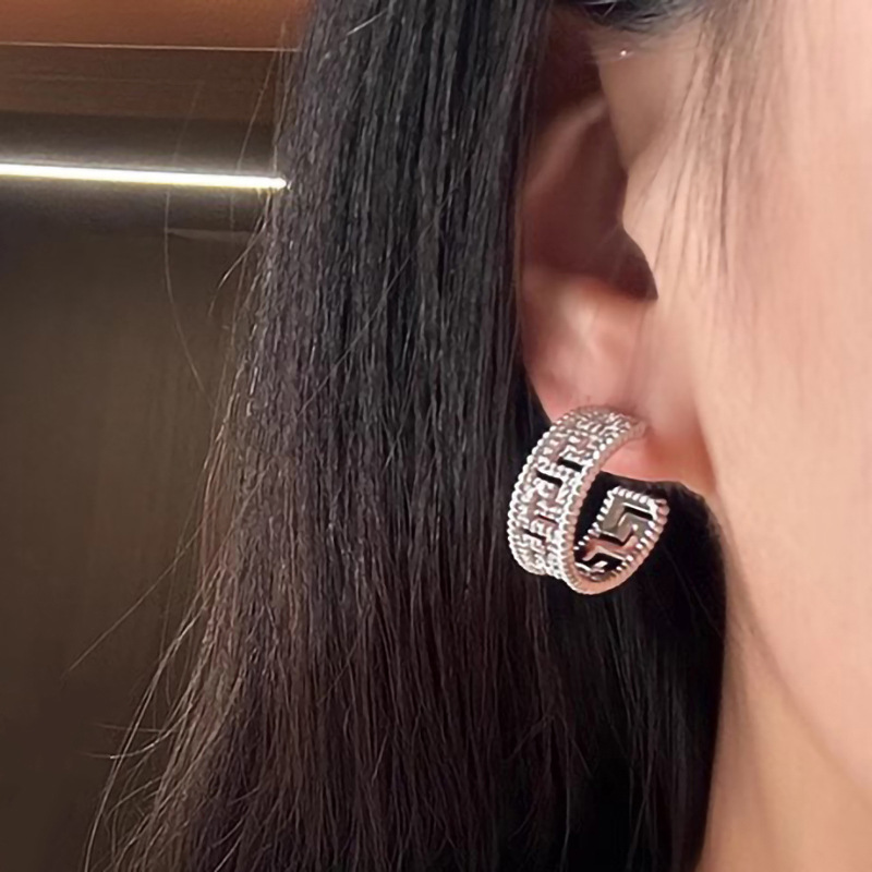 C-shaped Hoop Earrings With Intricate Patterns And Full Diamond_voghion.com