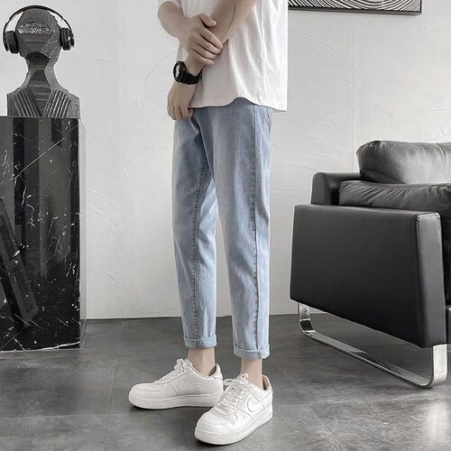 Summer lightweight light-colored cropped denim pants, loose-fit men's trendy brand-style Korean-style slim-fit skinny pants with a cool, edgy vibe.