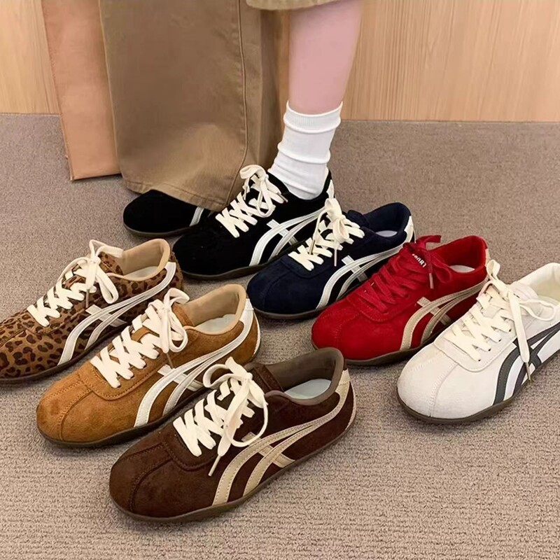 Popular soft-soled lightweight casual shoes for women, 2026 new American style versatile suede round-toe trendy German training shoes