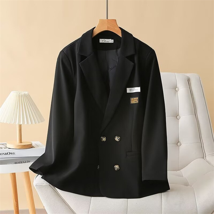 Giacca blazer donna elegante per ufficio taglio sartoriale moderno_voghion.com