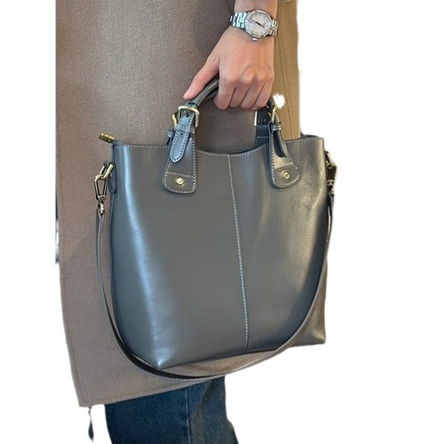 Bucket Bag Women's Large Capacity Bag New  Autumn Tote Bag Hand-held Shoulder Bag Genuine Leather Women's Bag Commuting Bag