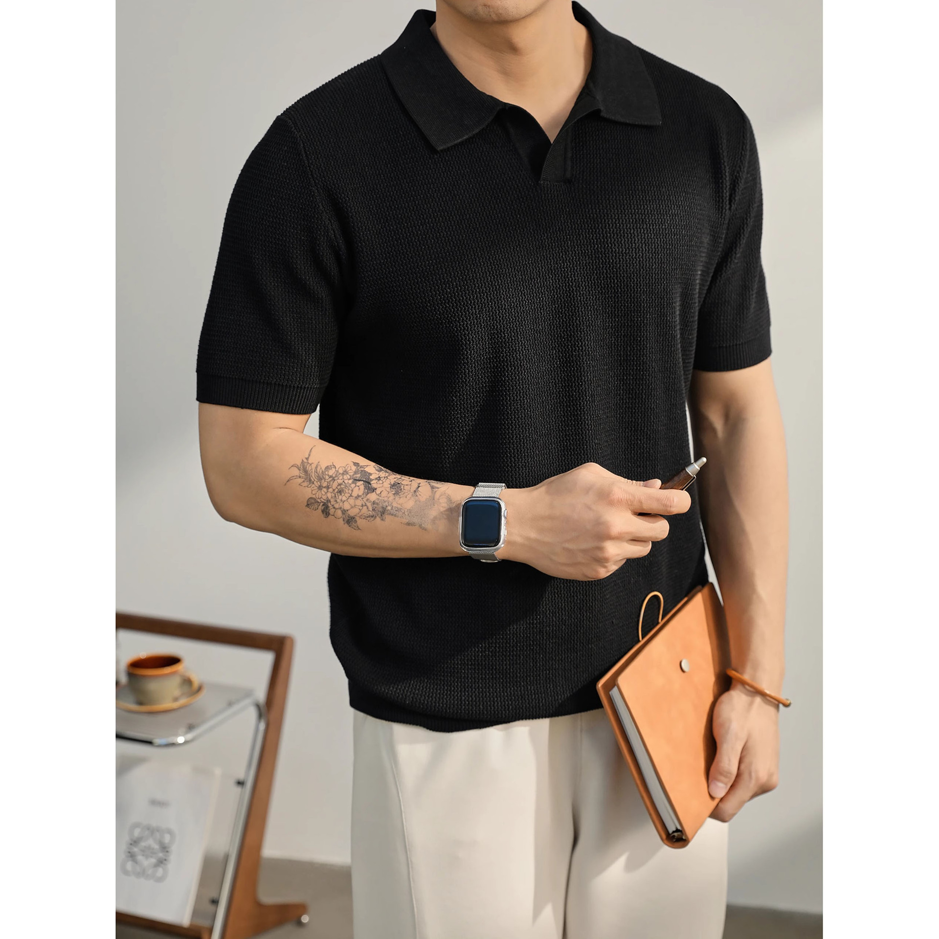 Verano nuevo suéter de punto de seda de hielo de manga corta para hombres camisa POLO de negocios delgada con cuello en V comercio exterior coreano al por mayor transfronterizo
