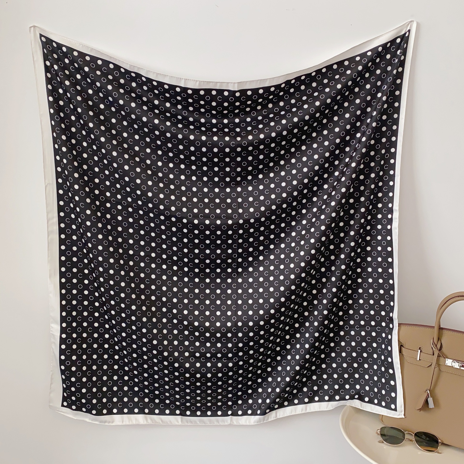 90 × 90 cuadrado bufanda cuadrada grande camisa decorativa a rayas en blanco y negro de alto grado bufanda profesional banda para el cabello bufanda de protección solar