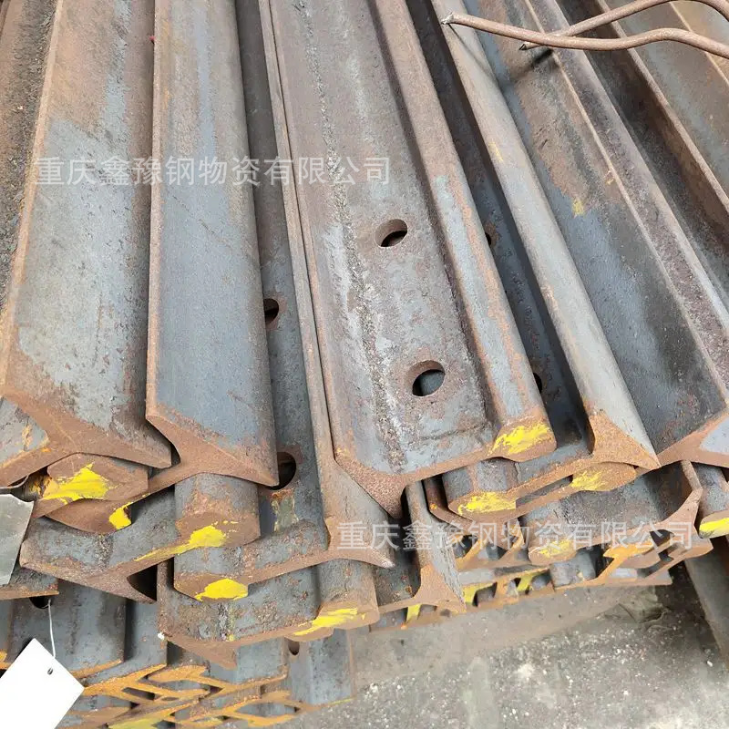 贵阳钢轨铁轨现货 贵州轨道钢行车起吊起重钢轨 火车用轨道钢厂家