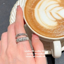 法拉赫皇冠雪花宝石戒指 织纹雕金 镀18K金 弧形拉丝花朵锆石戒指