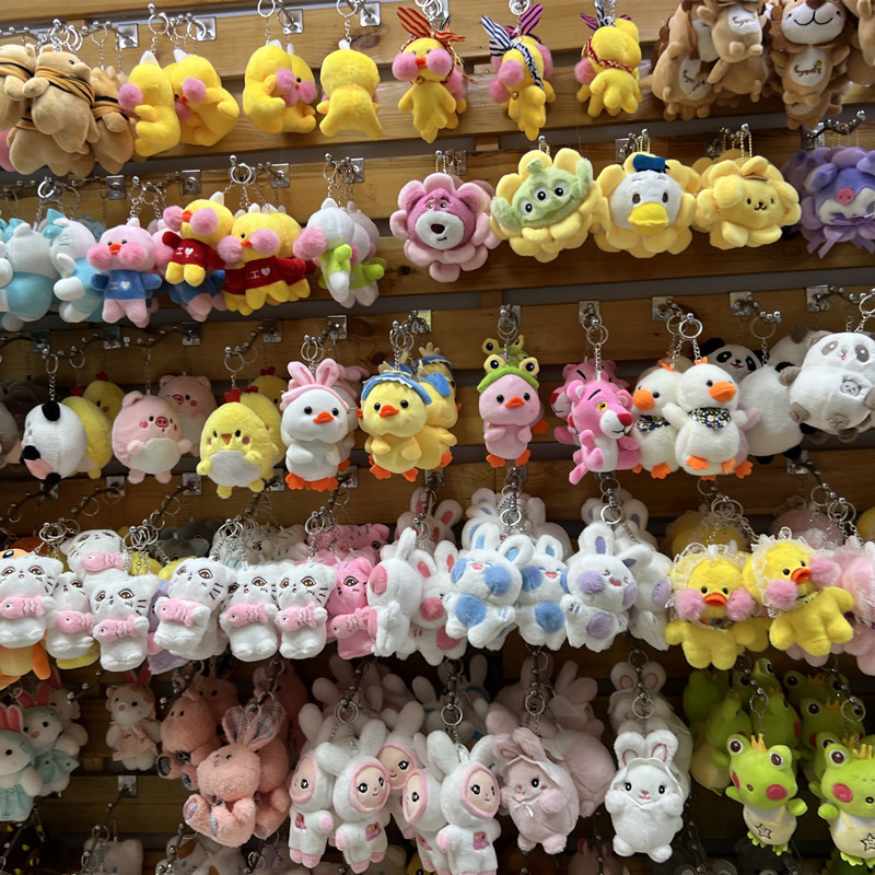 ネットの赤いかわいい萌えの小さいペンダントのぬいぐるみのかばんの掛け飾りのキーホルダーの混慶は人形の卸売りを投げます。|undefined