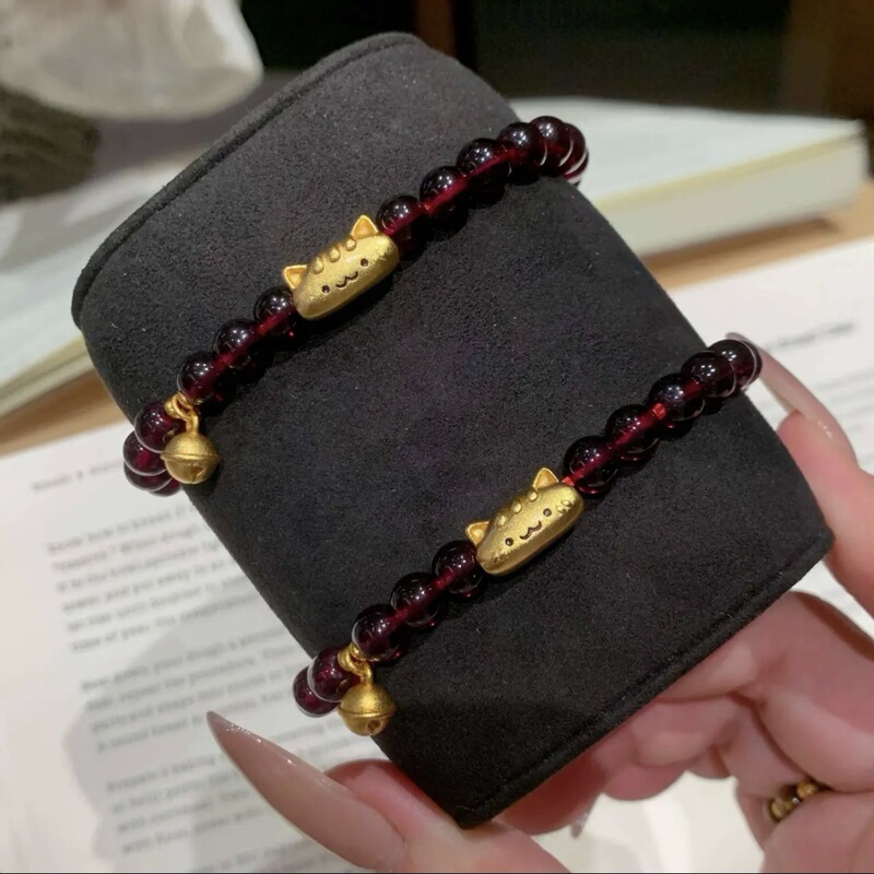 Real Gold-Plated Strong Color Retention Ancient Garnet Baguette Cat Bracelet Exquisite High-End Versatile Temperament Fashionable Cute Bracelet Real Gold-Plated Strong Color Retention Ancient Garnet Baguette Cat Bracelet Exquisite High-End Versatile Temperament Fashionable Cute Bracelet